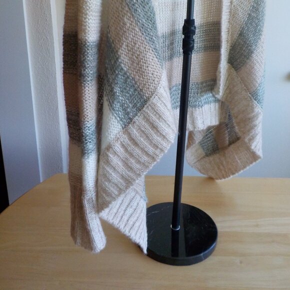 Wet Seal Sweater - Size X-Small - Lightweight -  Grey/Tan/White  (391) - Picture 2 of 6